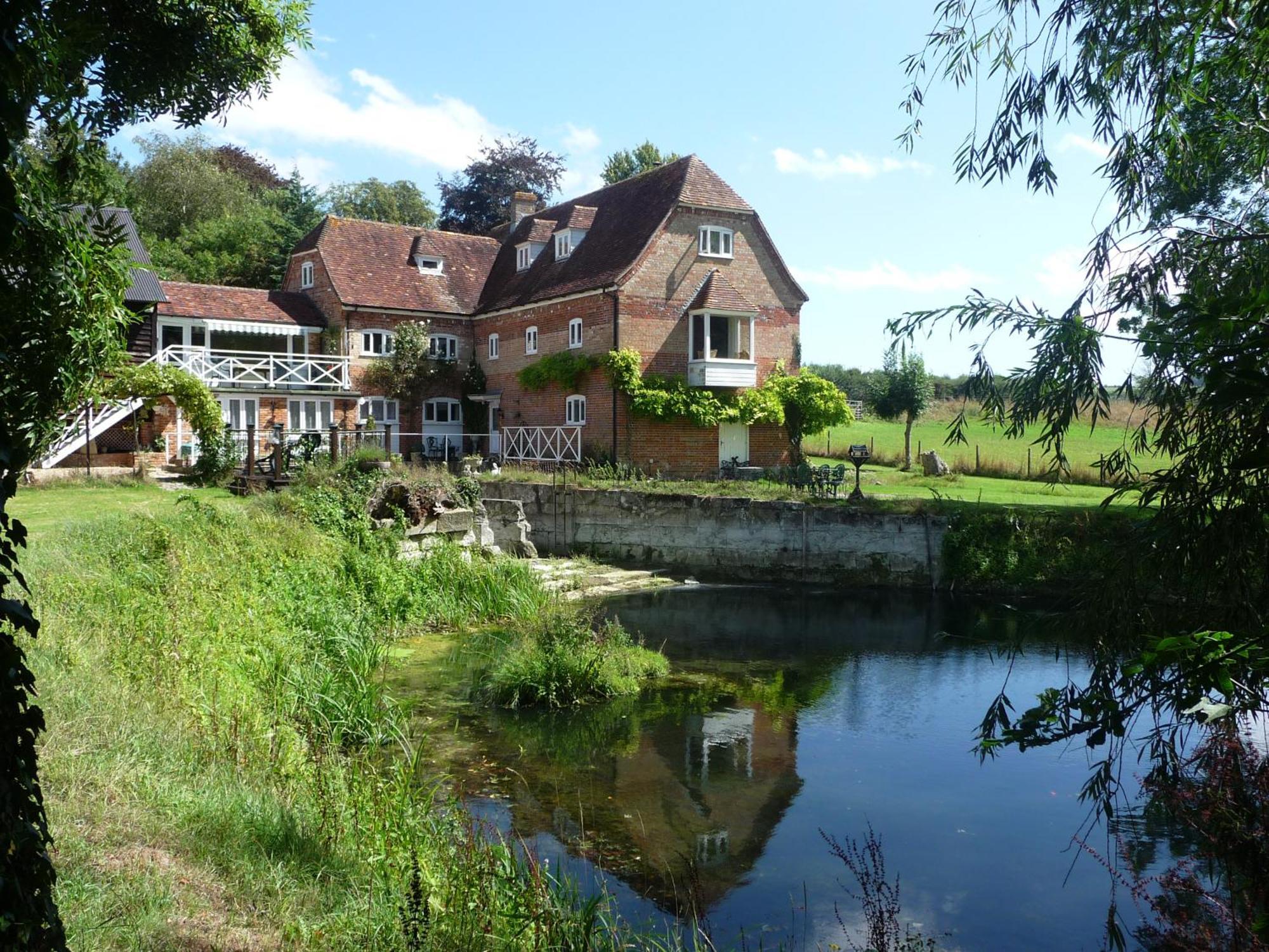 Salisbury Old Mill Houseアパートメント エクステリア 写真