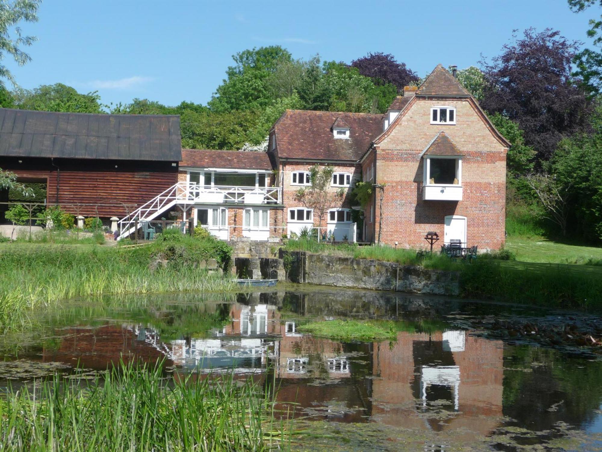 Salisbury Old Mill Houseアパートメント エクステリア 写真